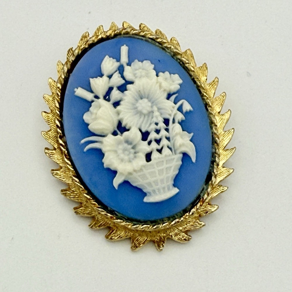 Dodds Floral Vase Cameo Brooch Blue White Flowers Vintage Gold Ton Pin
